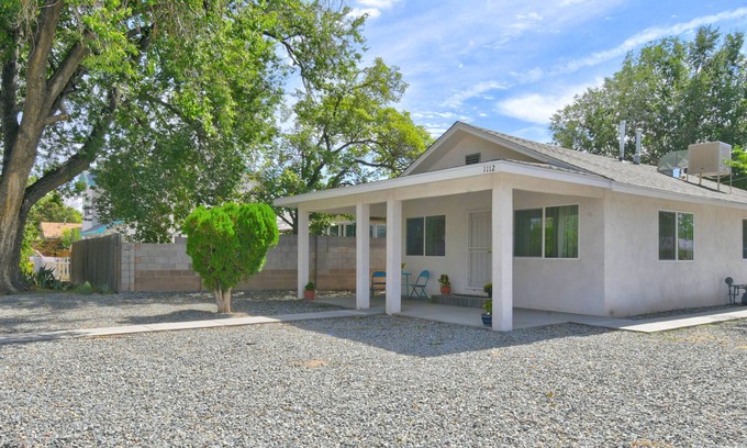Barelas House | NEWLY REMODELED home in the heart of ABQ!
