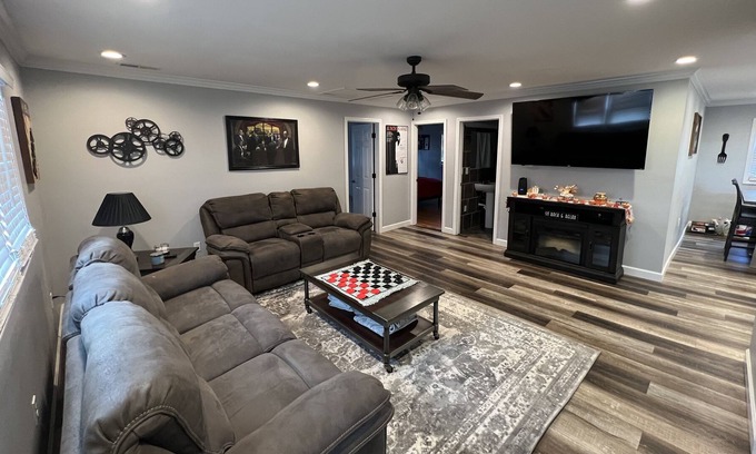 Plum Springs House | Newly remodeled inside and out 3 bedrooms