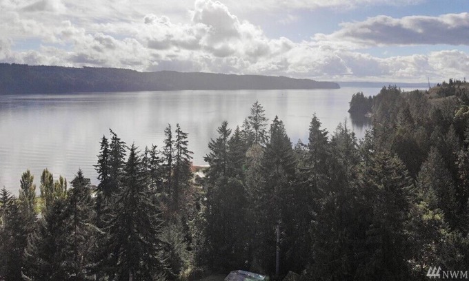 Hoodsport House | NEWLY REMODELED! Large Hood Canal Home With View and Water Access!