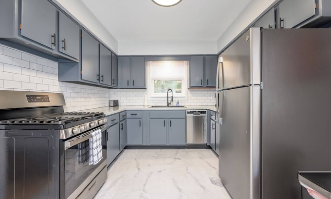 Highland Square House | Newly Remodeled Metro Parks Home