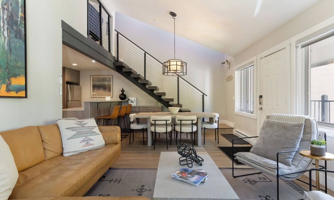 Vail Condo | Newly remodeled Modern Mountain Retreat! 4Bedroom/4bath