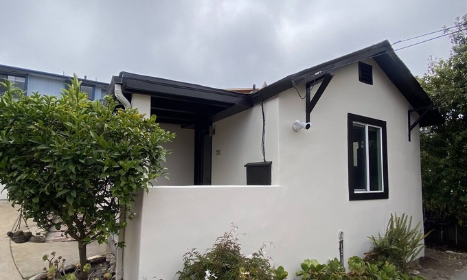 Monterey Cottage | Newly Remodeled Monterey Bay Oceanside Cottage