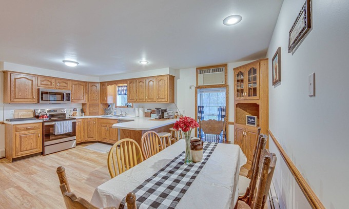 Mount Pleasant Mills House | Newly Renovated Fishing Retreat on 60-Acre Farm