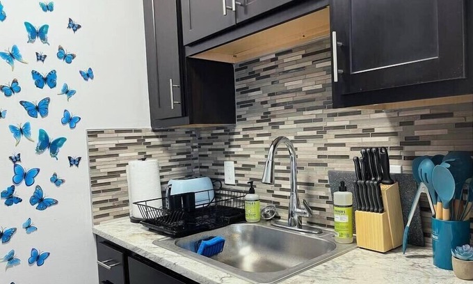 Garfield Heights Apartment | Newly Renovated - Beautiful 5 Star Apartment