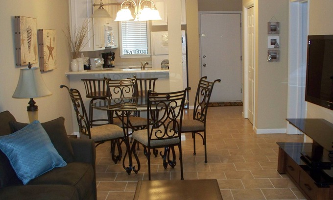 Palmetto Dunes Condo | Newly Renovated Condo in Beautiful Beach Front Resort