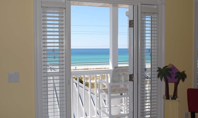 Lullwater Beach Cottage | Newly renovated cottage! Hear the ocean waves and gulf views from your deck!