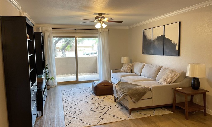 South Scottsdale Condo | Newly Renovated 2 Bed/2 Bath Corner Unit