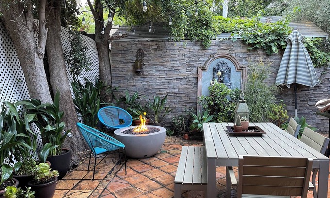 Norma Triangle House | Newly renovated 3-bedroom house with WiFi and AC in vibrant West Hollywood