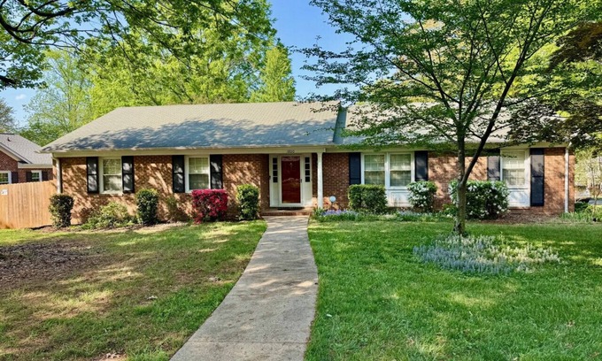Green Valley House | Newly renovated 4BR Family Pet Friendly