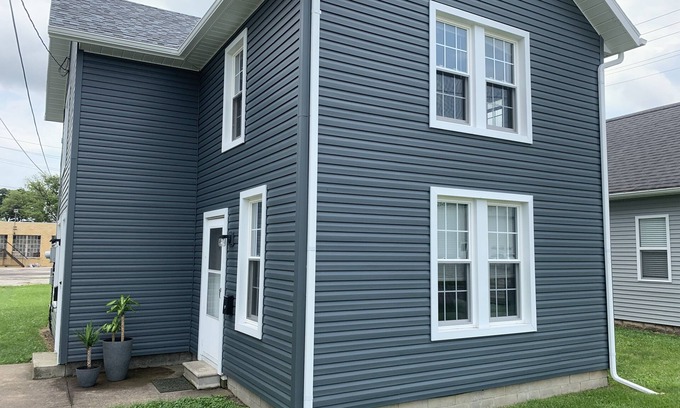 Port Clinton House | Newly renovated 5 min walk to Jet and downtown Port Clinton