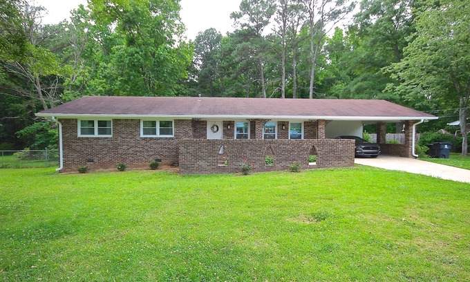 Fayetteville House | Newly Renovated And Updated Home ~ Minutes From Trilith(Pinewood) Studios!