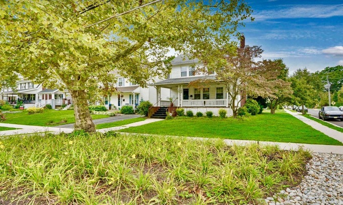 Asbury Park House | Newly Renovated Asbury Park 4br home off street parking, walk to beach & town.
