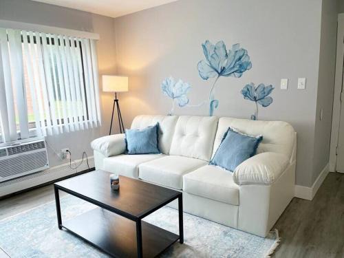 Garfield Heights Apartment | Newly Renovated - Beautiful 5 Star Apartment