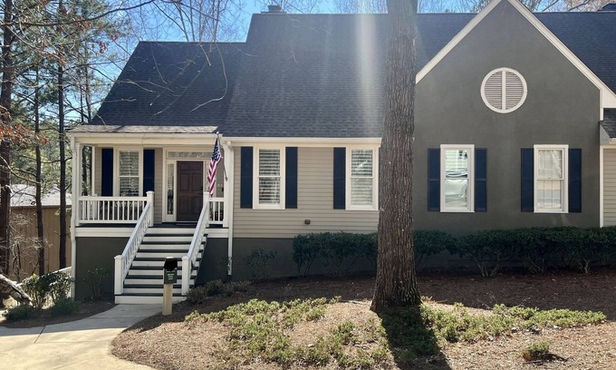 Lake Oconee Cottage | Newly Renovated, Beautifully Decorated, Lake Front in Reynolds