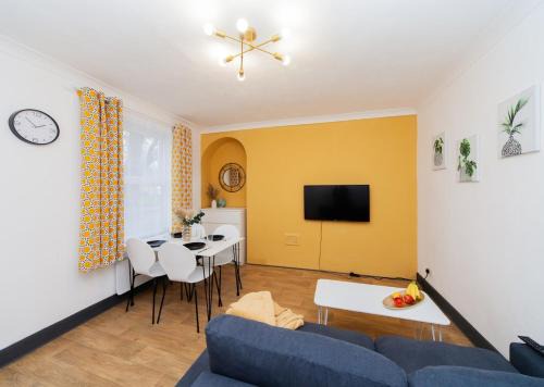 Spalding Apartment | Newly renovated, bright and stylish flat
