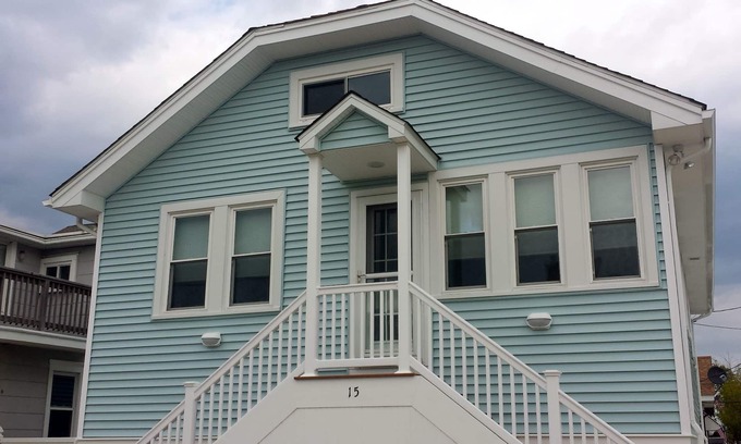 North End House | Newly Renovated Bungalow Close to the Bay and the Boardwalk (NOT FOR SENIOR WK)