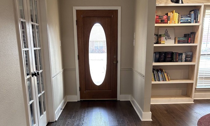 Conway House | Newly Renovated Classic Conway Home! Close to all Conway has to offer.