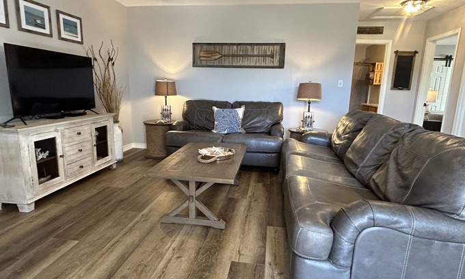 Navarre House | Newly renovated close to Navarre Beach