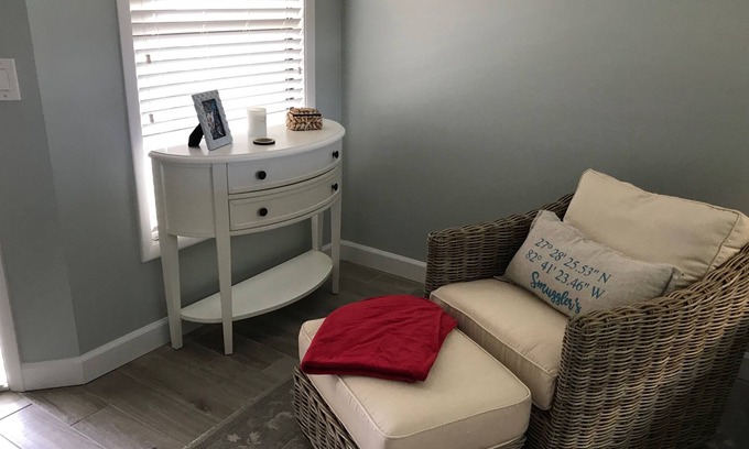 Cortez Condo | NEWLY RENOVATED! Cortez canal front 2/2 condo in Smugglers Landing