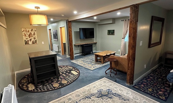 Historic Livingston Apartment | Newly renovated, cozy downtown studio suite