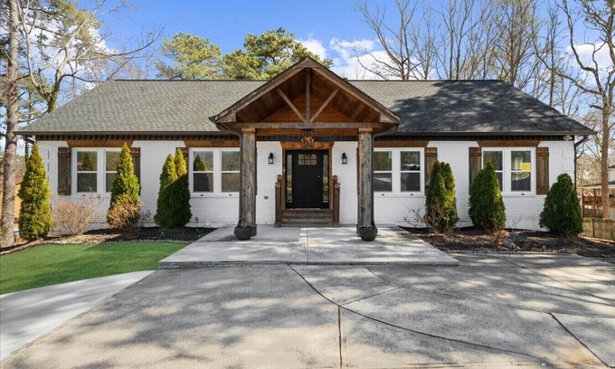 Lawrenceville House | Newly Renovated Family Home near Coolray Stadium!