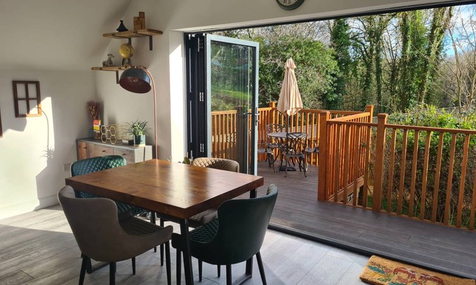 Symonds Yat Cabin | Newly Renovated Wye Valley Getaway