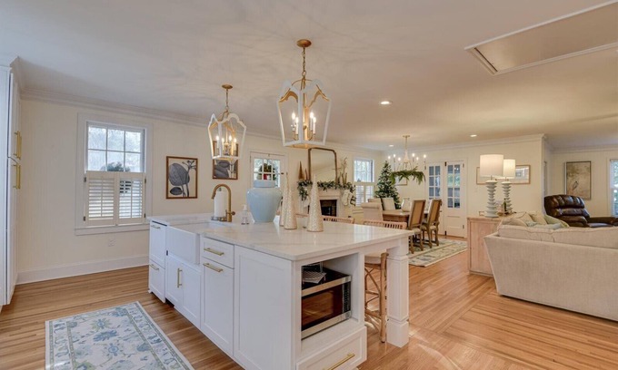 Forest Hills House | Newly Renovated Home on The Hill