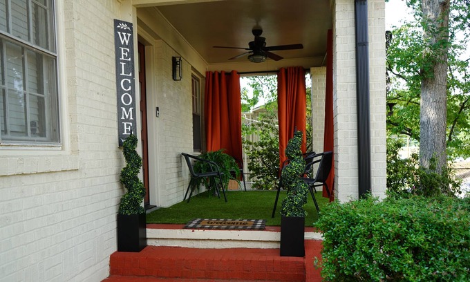 Jefferson Park House | Newly Renovated Home
