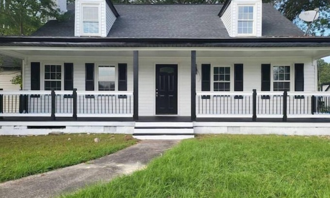 Lawrenceville House | Newly Renovated Luxurious Home