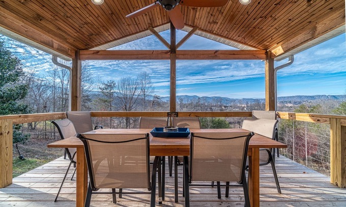 Caryville House | Newly Renovated Lake & Mountain View Home, Near I-75, Norris Lake & ATV trails