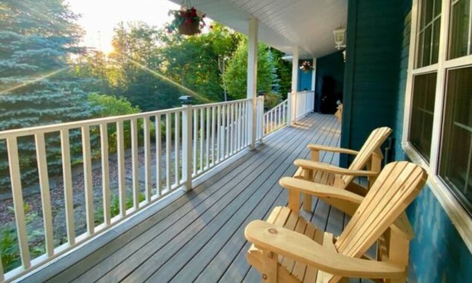 Minden Other | NEWLY RENOVATED Luxurious Getaway In The Hills
