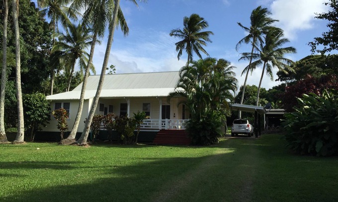 Kapaau House | Newly renovated piece of paradise. Experience Old Hawaii at its best.