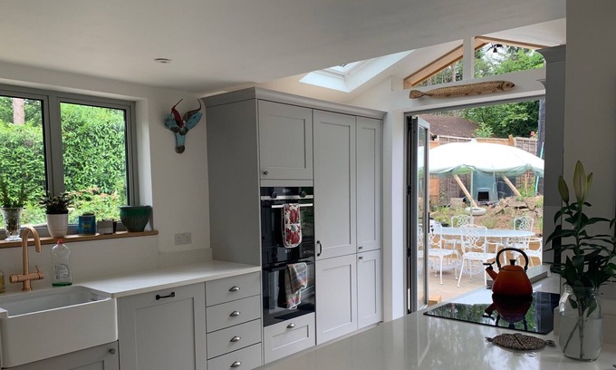 Godalming House | Newly renovated, rural country cottage – sleeps 4