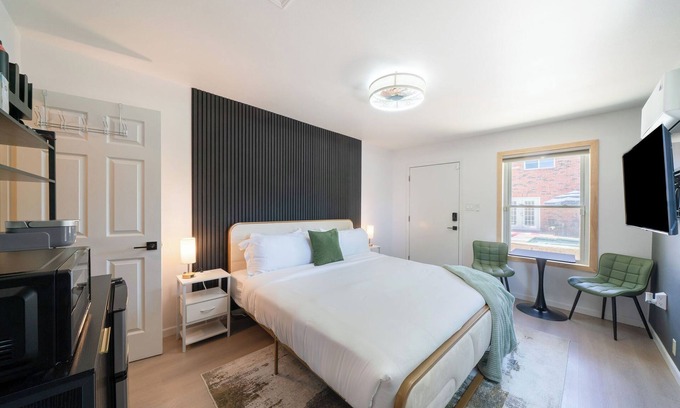 Jefferson Apartment | Newly Renovated Tranquil 1-Bed Studio Retreat in San Antonio's Historic District