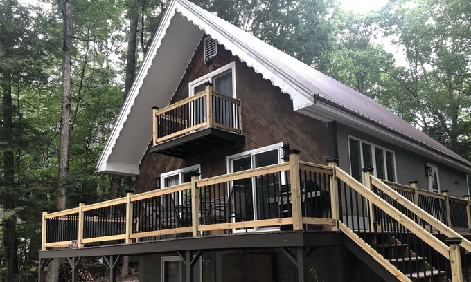 Moultonborough Ski Chalet | Newly Renovated Winnipesaukee Lakeview Chalet in Suissevale