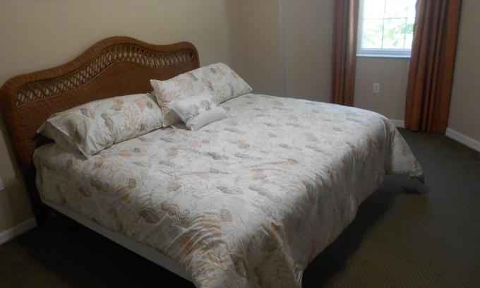Charlotte Harbor Condo | Newly Renovated 1750 S/F 3 B/R 2 1/2 Bath Condo Sleeps 6 in King Beds