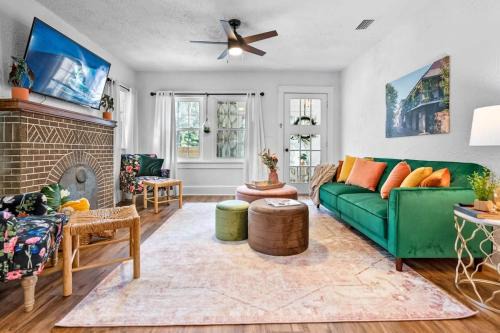 St. Augustine House | Newly Renovated Whimsical Cottage 2 Beds Hot Tub Dog Friendly