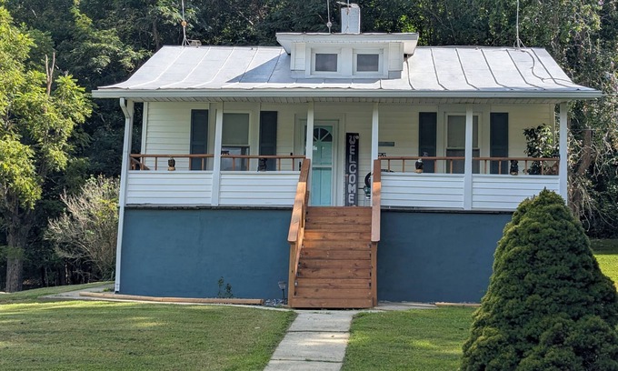 Eagle Rock Other | Newly restored farmhouse in Eagle Rock, VA with WiFi, Fire TV, mountain views.