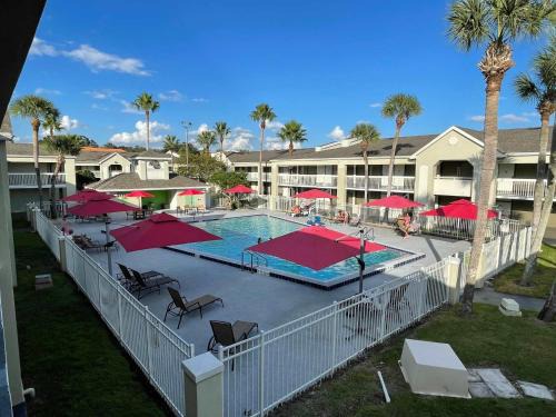 Kissimmee Hotel | Newly Room in cozy hotel with Super location to the Parks