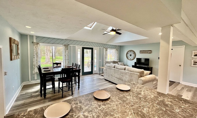 Put-in-Bay Cottage | Newly updated cottage in GREAT location - Walking distance