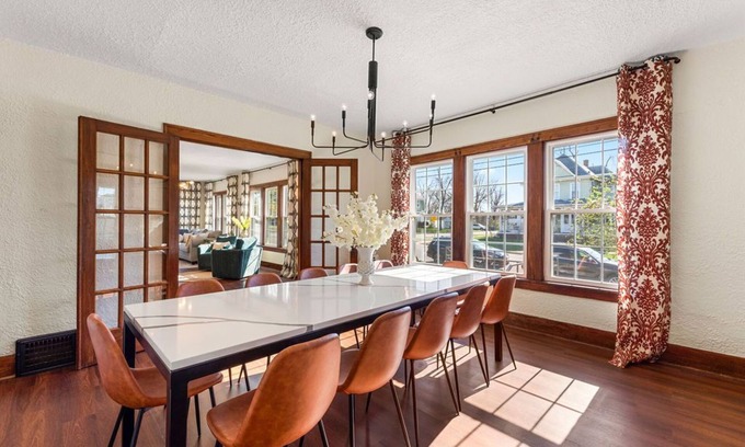Michigan City House | Newly Updated Designer 5 Bd/2 Ba home in the heart of Michigan City - Sleeps 12