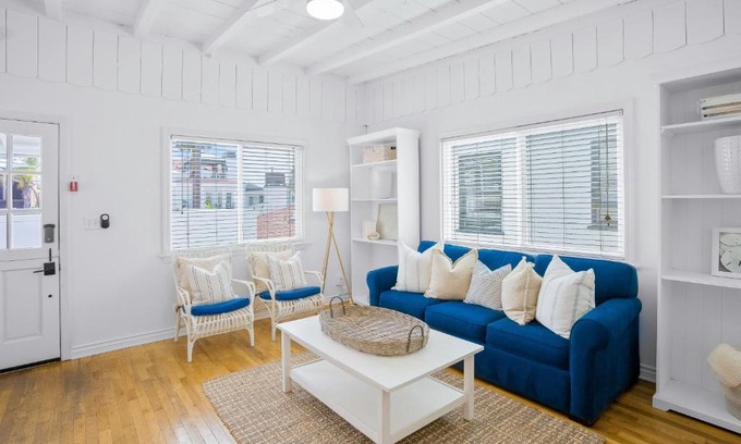 West Newport House | Newport Beach Cottage B