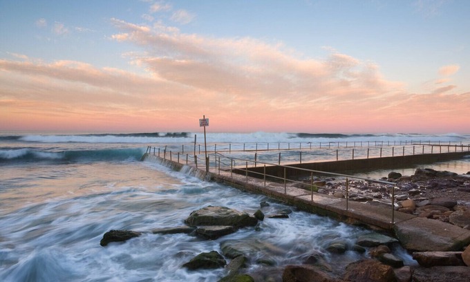 Newport House | Newport Luxe - Quick walk to Beach