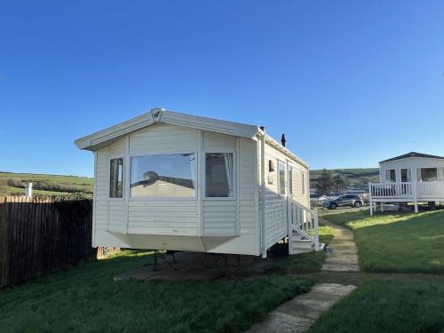 Newquay Ski Chalet | Newquay Bay Resort Sandy Toes - Sleeps 6 Pets Ok
