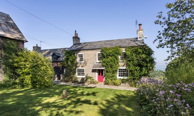 Westbrook Court Villa | Newton Court - Nine Bedroom Villa, Sleeps 24
