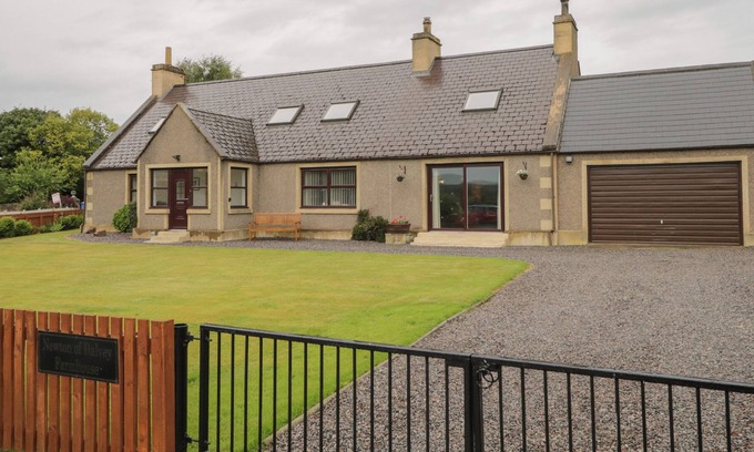 Forres House | NEWTON OF DALVEY FARMHOUSE, pet friendly, with open fire in Forres
