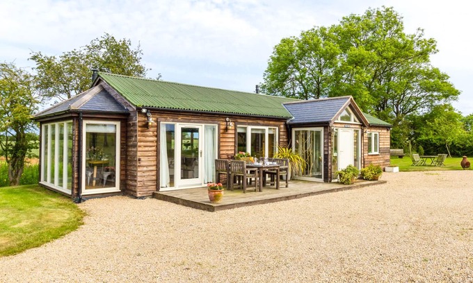 South Charlton Cottage | NEWTON RETREAT, family friendly, luxury holiday cottage in Embleton