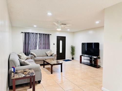Port Saint Lucie House | Next Door