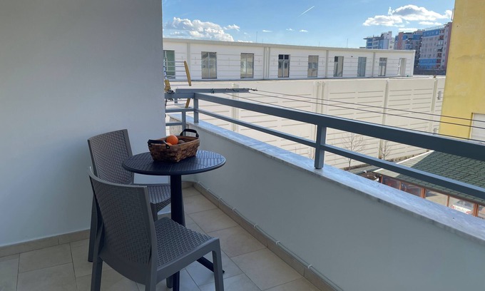 Kamez Apartment | Next to the South&North Terminal Apartment