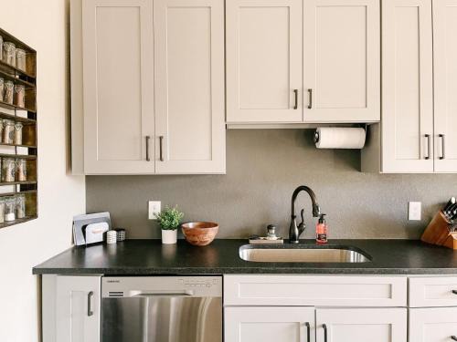 Downtown Knoxville Apartment | Neyland View Condo - Heart of Downtown Knoxville